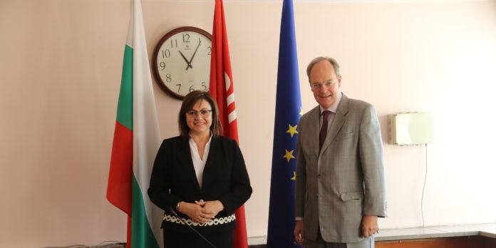 Ninova s poslanika na Germania