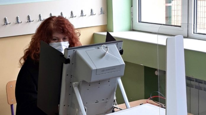 йотова гласува