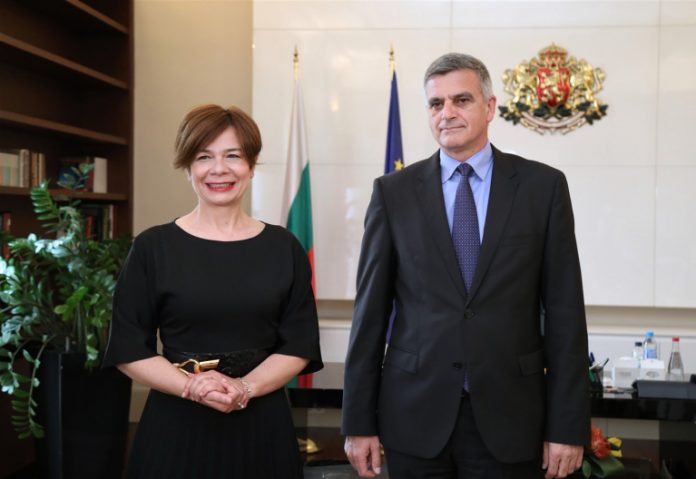 pm-aylin-sekizkok-1400-x-962