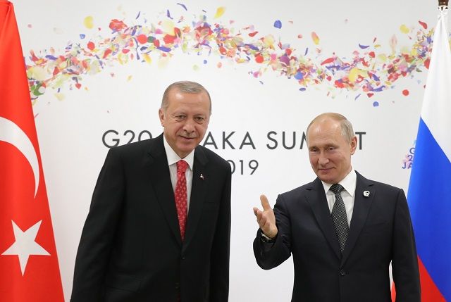erdogan-otiva-pri-putin-shte-obsadi-kupuvaneto-na-oshte-sistemi-s-400-video-1