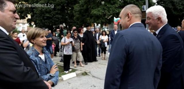 radev-darjavata-trabva-da-pomaga-s-asni-i-predvidimi-pravila-1