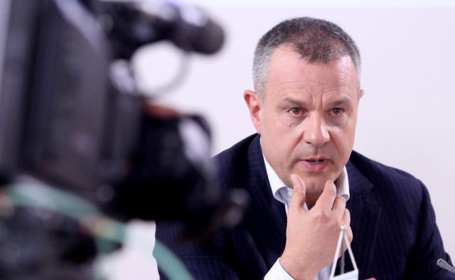 reporteri-bez-granici-bnt-e-narushila-zakona-dala-e-poveche-predizborno-efirno-vreme-na-gerb-1