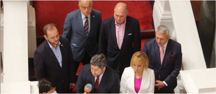 протестни партии
