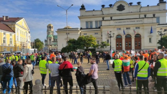 протест