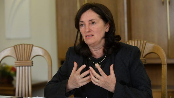 даниела бобева