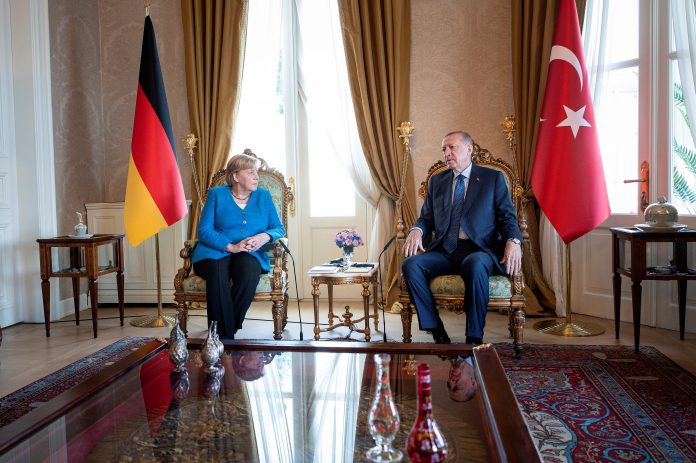 Turkish President Erdogan welcomes German Chancellor Merkel in Istanbul