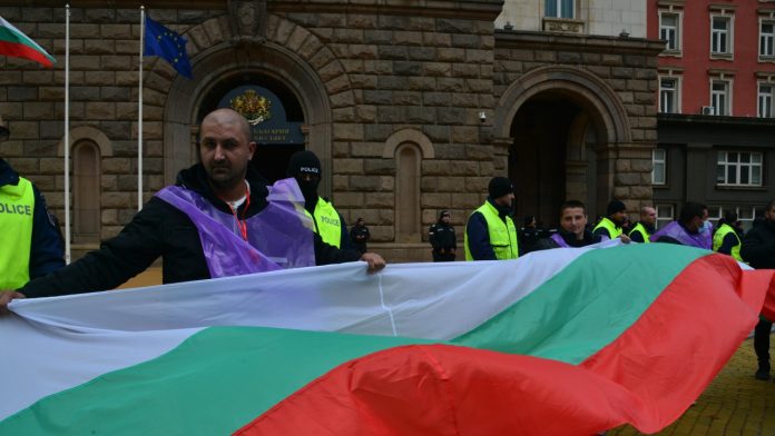 протест