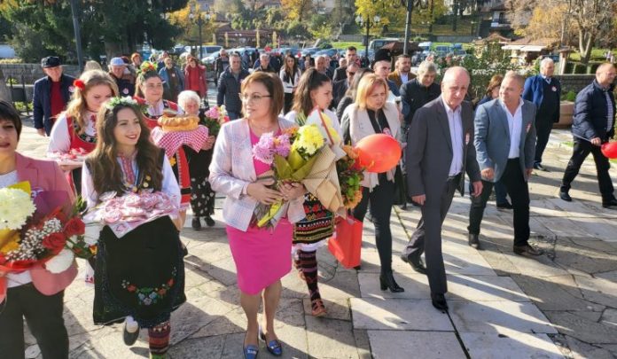 нинова