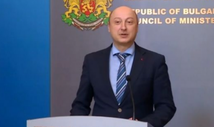 Screenshot 2021-12-01 at 15-25-23 Предлагат увеличение на минималната заплата, майчинството и детските надбавки (ВИДЕО)