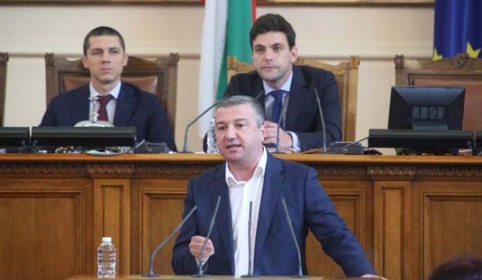 стойнев
