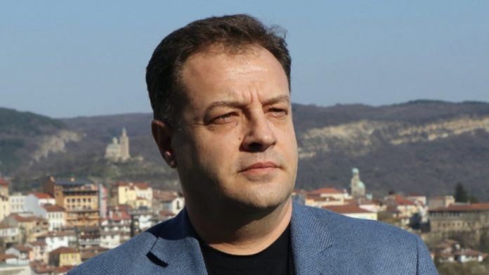 даниел панов