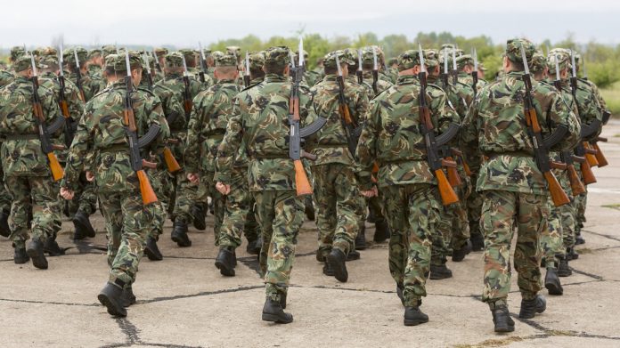 военни