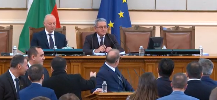 скандал в парламента