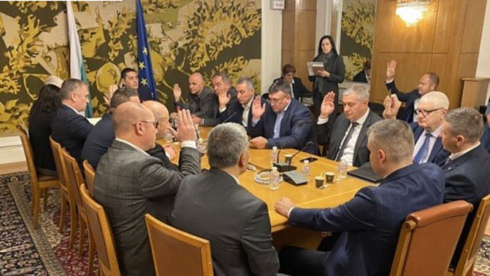 Screenshot 2022-12-13 at 11-59-27 Комисията по отбрана одобри Даряваме на Украйна въоръжение техника и боеприпаси - NBOX - Всички новини