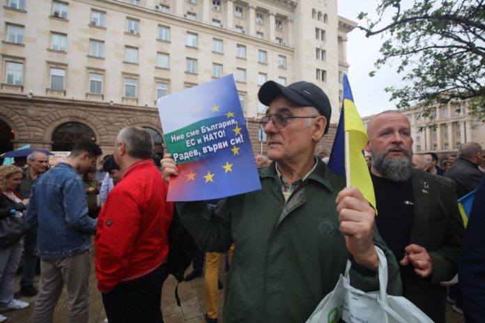 991-ratio-radev-protest-prezidentstvo
