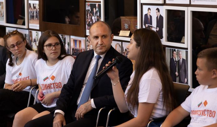 радев македония деца