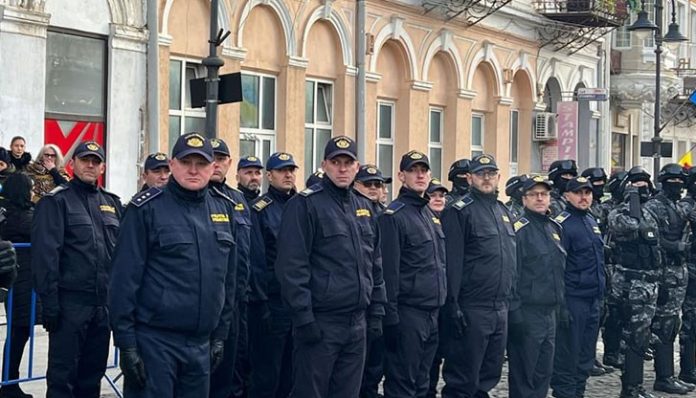 полицаи румъния
