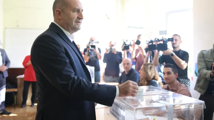 rumen-radev-vajno-e-parlamentat-i-pravitelstvoto-da-imat-legitimnost-a-tq-proizticha-ot-masovo-glasuvane