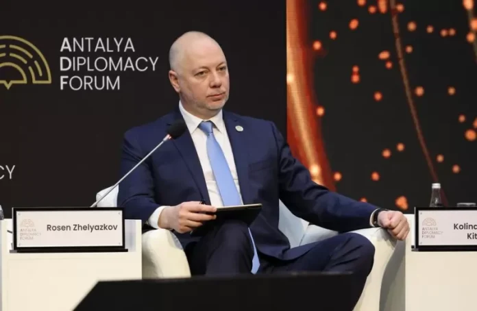 Rosen-Zhelyazkov-na-Antaliyskiya-diplomaticheski-forum