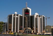 FT: Правителството на САЩ, бившият съсобственик на „Челси“ и милиардери от Залива, близки до Тръмп, наддават за „Лукойл“, включително рафинерията в Бургас