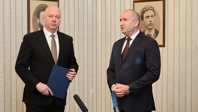 radev-vrachi-parviq-mandat-na-gerb-sds-rosen-jelqzkov-go-varna-vednaga