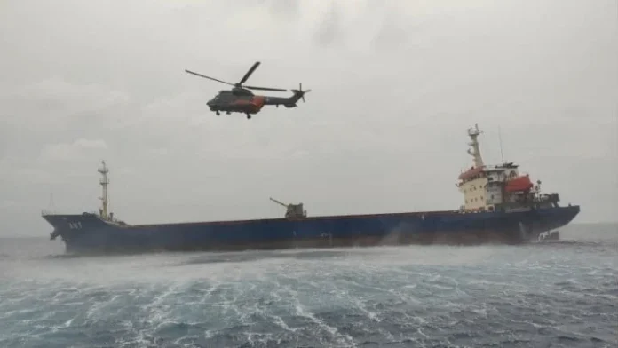 ship-rescue-aegean-credit-amna