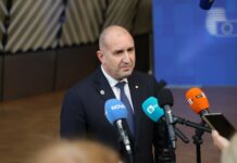 Радев: България няма да се простреля в крака със санкции срещу собственика на „Лукойл“