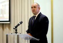 Радев пред посланиците: Навлизаме стремително в неустойчив и конфликтен преход към многополюсен свят
