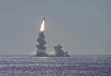 Китайските ВМС извършиха изпитание на стратегическа ракета, изстреляна от подводница