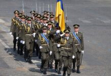 ТАСС: Макрон превърна 14 юли в триумф на неонацизма