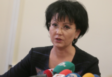 Скандално: Митничар е насочил пистолет към шофьор, оказа се, че е мъж на прокурорка