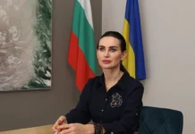 Министър Петрова към украинската посланичка: Неприемливо е влизането във въздушното ни пространство без разрешение
