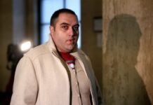 Уволненият директор на 138-о училище заради камерите в тоалетните е назначен за зам.-директор в друго столично училище