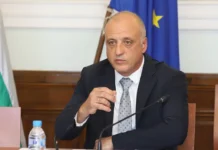 Емил Тонев подаде оставка. Колко политици биха направили същото?