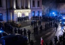 Опит за държавен преврат в Полша? Превзет е Конституционния съд!